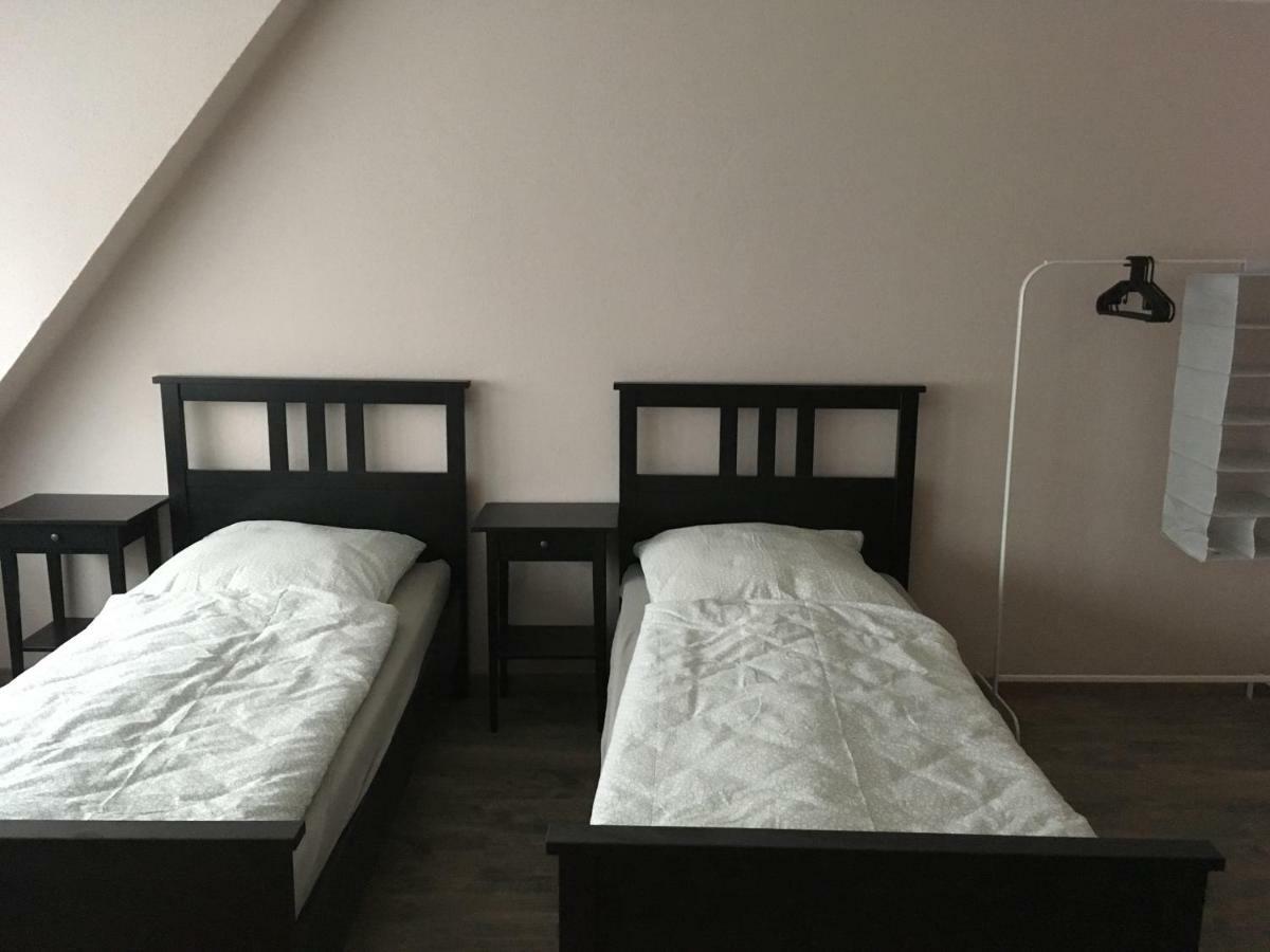 Gasthaus Kaiserhof, Zimmer & Appartament 布特亚丁根 外观 照片